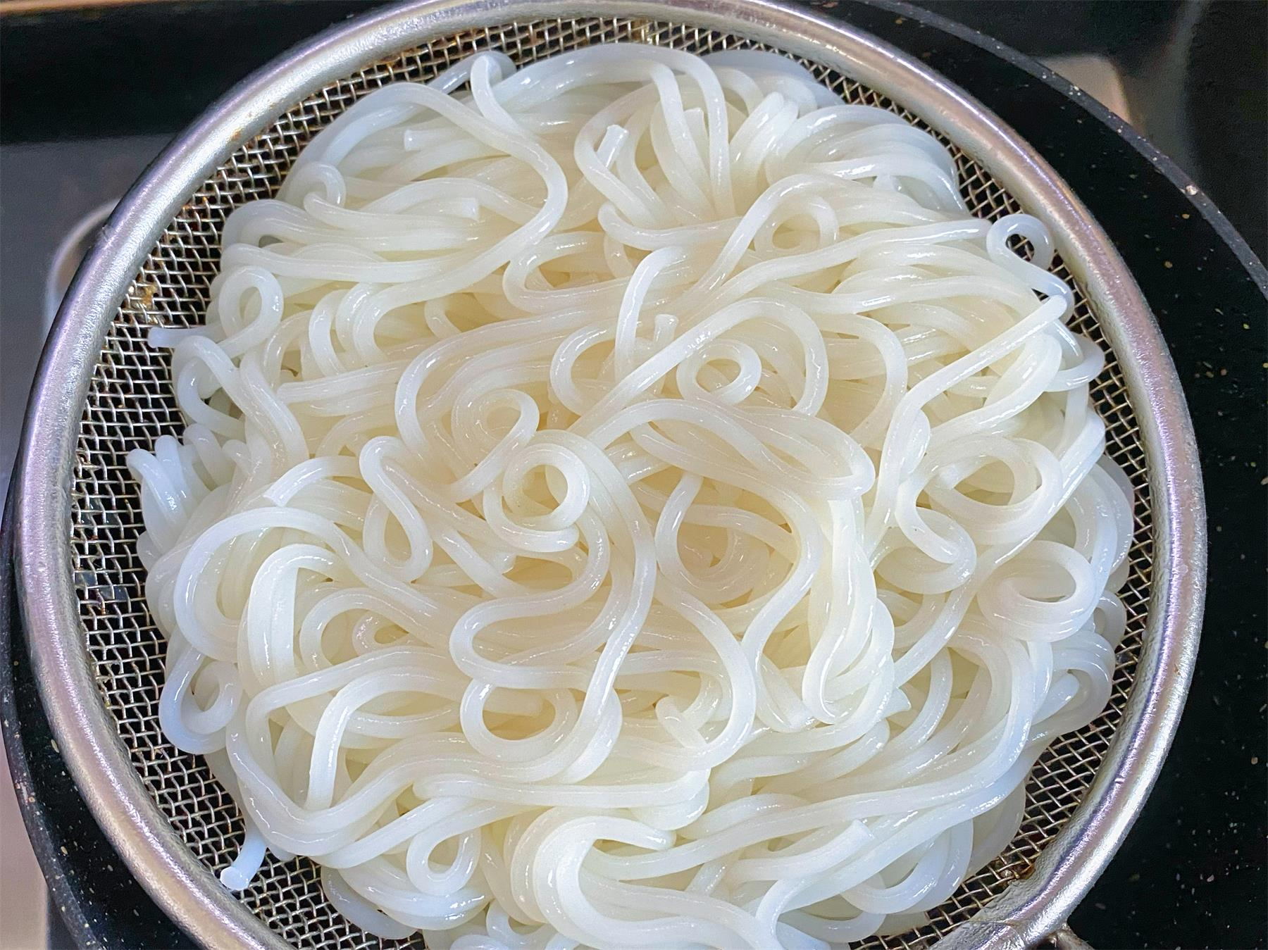 螺丝粉馅的饺子(1).jpg